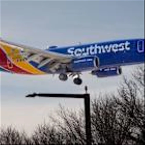 Southwest Cuts Outlook Over Government Shutdown, Higher Fuel Costs