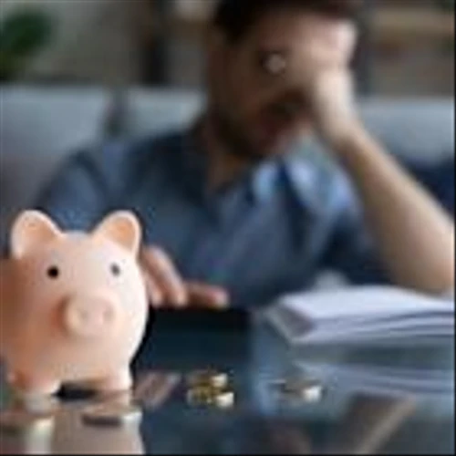 Bank execs optimistic on the economy. Everyone else is worried.