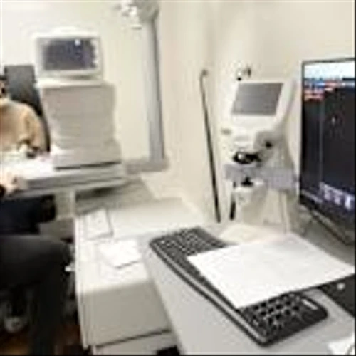 Alcon Shares in Switzerland Climb After Guidance Confirmation