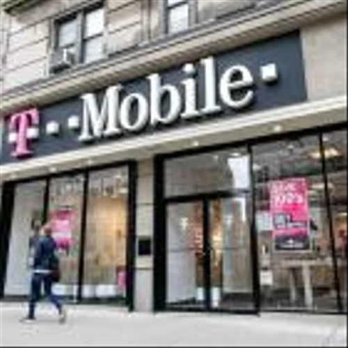 T-Mobile US Lags Peers in Fiber Investments, KeyBanc Says in Downgrade