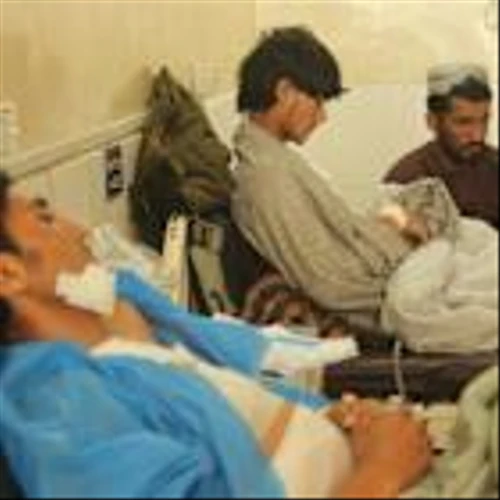 Tens of thousands of Afghans displaced by Pakistan conflict