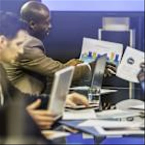 Hedge Funds Bought These 2 Stocks Hand-Over-Fist Last Quarter