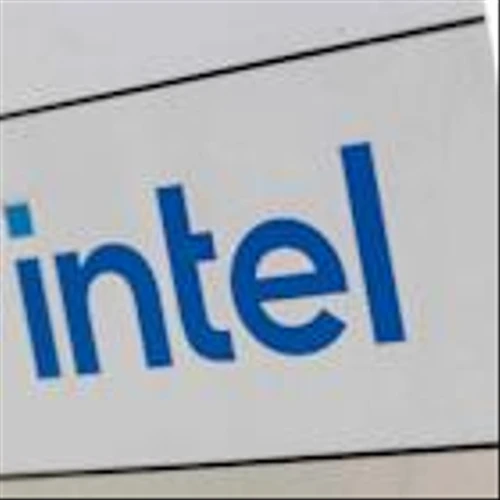 Intel's Stock Tumbles Amid Worries Some of Its Problems 'May Not Be Fixable'