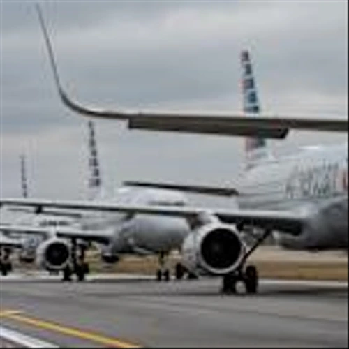 American Airlines Drops 4% as the Airline Sector Hits an Air Pocket