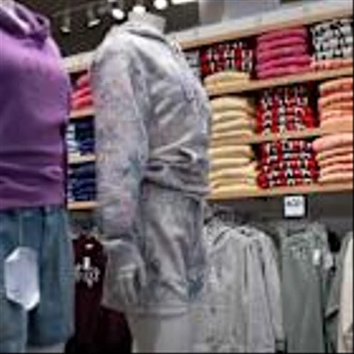 Gap Stock Rises. Why the Company Is Expanding Beyond Clothing.