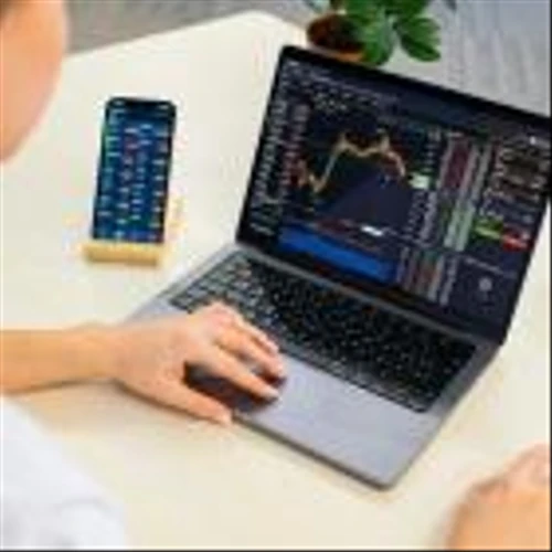 How To Earn $500 A Month From Synovus Financial Stock Ahead Of Q4 Earnings