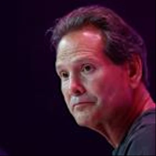Verizon names former PayPal boss Dan Schulman as CEO