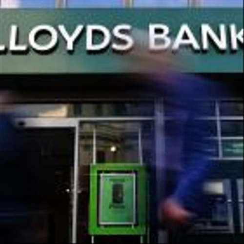 Lloyds Bank accused of swamping car finance lawyers with truckloads of post