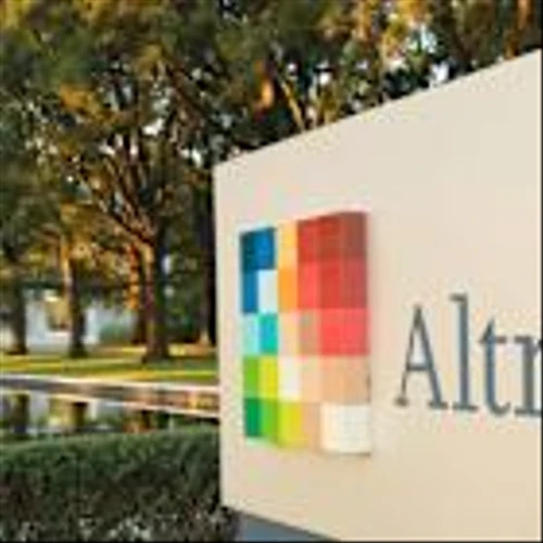 Altria Posts Earnings Beat and Lifts Low End of Full-Year Profit Guidance