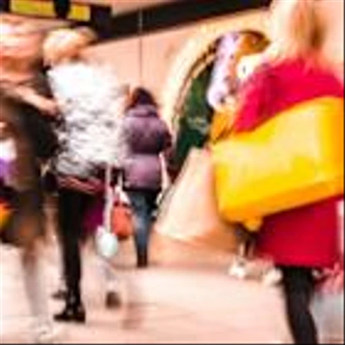 Ross Stores shares higher on upbeat outlook