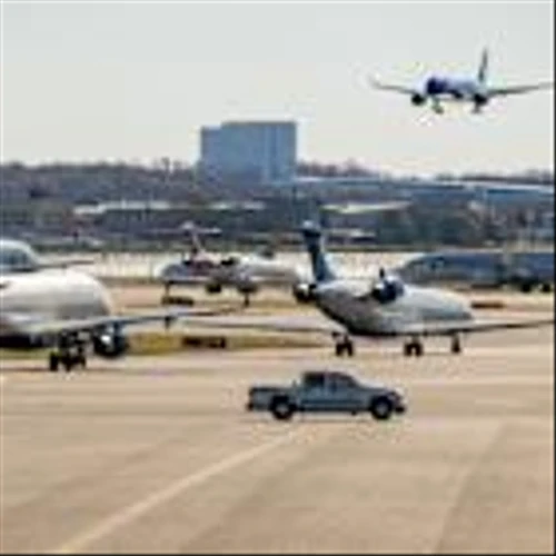 White House says air travel chaos won't end after shutdown resolved, warns of 'massive' problems if deal falls through