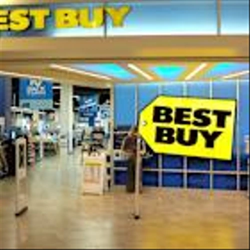 Best Buy Faces Additional Tariff Risks, Truist Says After Retailer Flags Second-Half Uncertainty
