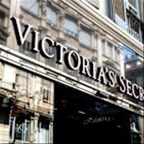 Victoria’s Secret’s Miami Beach flagship store opens on Lincoln Road