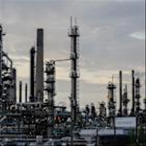 Imperial Oil to Cut 20% of Workforce as Crude Prices Drop