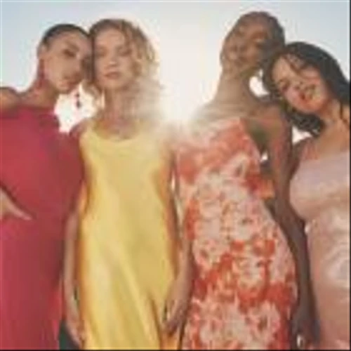 Lulus Celebrates Female Friendship With the Launch of First-Ever Out-of-Home Campaign in Major Cities Across the U.S.