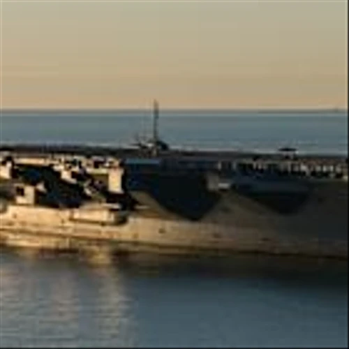 How a Major Navy Training Modernization Contract Win May Reshape Huntington Ingalls (HII)'s Investment Narrative