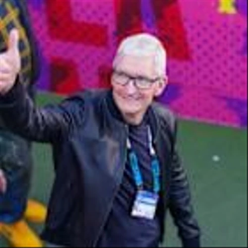 The AI boom is helping Samsung and coming for Apple