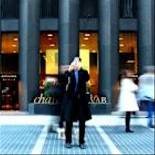 Jim Cramer Discusses Relationship Between Charles Schwab’s Earnings and Retail Investor Trends