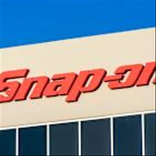 Is Snap-on Stock Underperforming the Nasdaq?