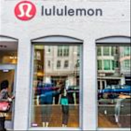 lululemon Dips Below 50-Day SMA: Buy Now or Stay on the Sidelines?