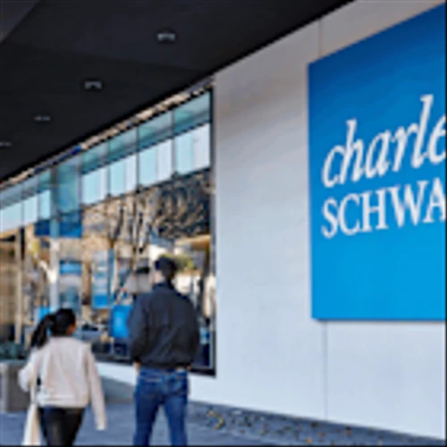 Schwab Keeps Industry’s ETF Fee Cuts Rolling