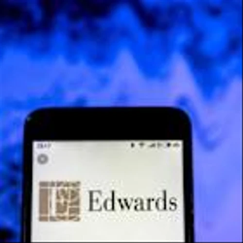 What Are Wall Street Analysts' Target Price for Edwards Lifesciences Stock?