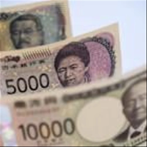 Yen Slides as Bank of Japan Pours Cold Water on Rate Hikes