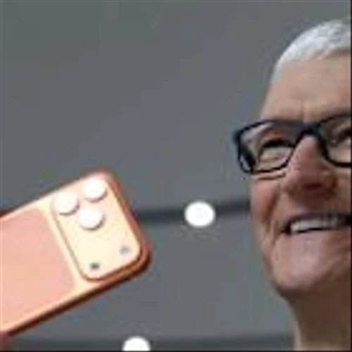 Apple Stock Gets an Upgrade. What the Numbers Say About iPhone 17 Sales.