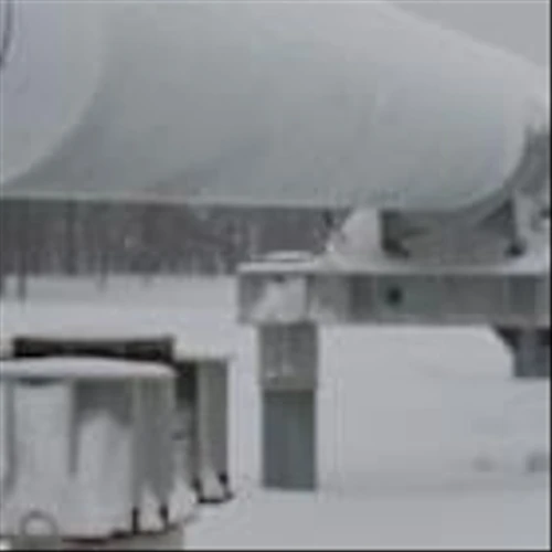 Oil Inches Higher on Possible Supply Disruptions in Russia
