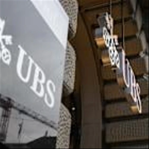 Tech outage halts trading at UBS