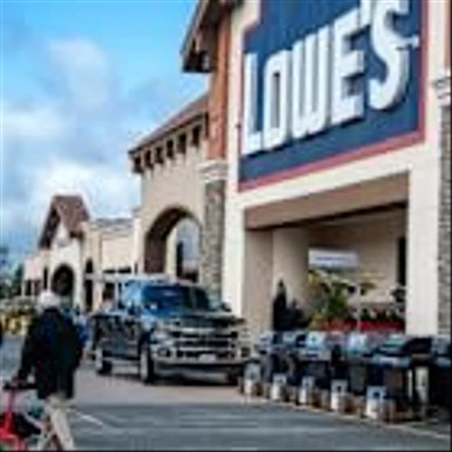 Lowe’s Stock Drops After Earnings Beat. Why Guidance Is a Big Worry.