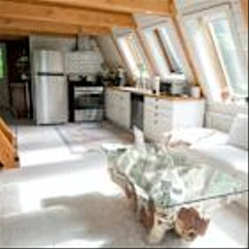 Jim Cramer Says “I Think You Buy Airbnb”