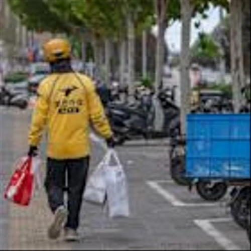 Meituan Jumps With Food Deliverers as Beijing Targets Price Wars