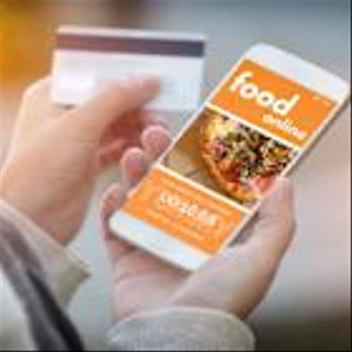 Red Robin Stock Down 33% in 6 Months: Time to Buy the Dip?