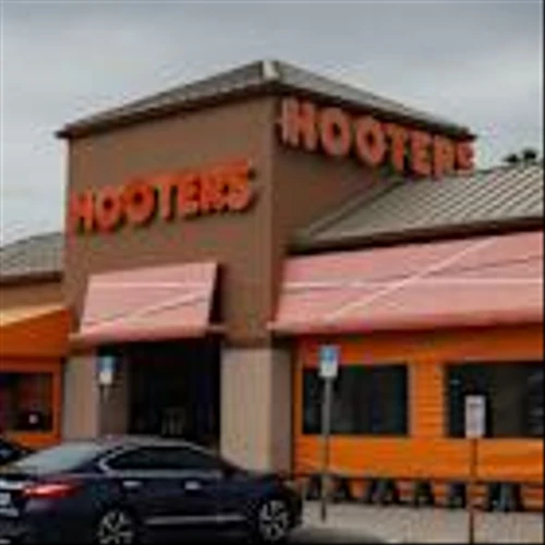 Hooters’ Bankruptcy Is the Latest Sign of Trouble for Restaurants