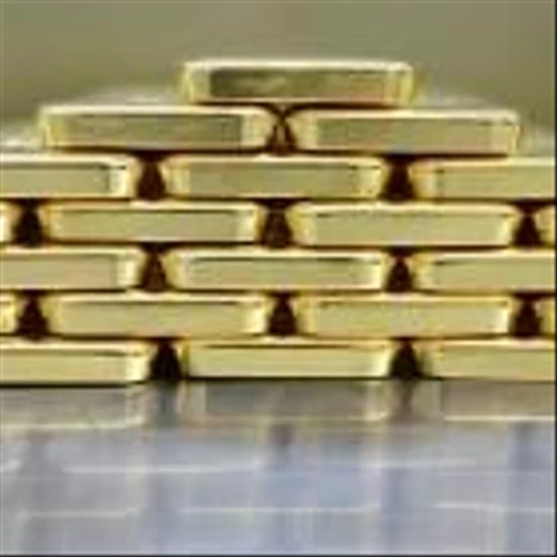 Gold climbs to new high as buyers hedge against Trump tariff plans