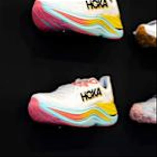 Deckers Outdoor Stock Is a Sell. Promotions Are an ‘Unhealthy’ Sales Tool.