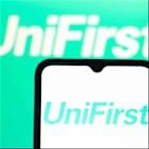 Workplace Uniform Maker UniFirst Tops Q2 Profit Forecasts; Sales Come in Short