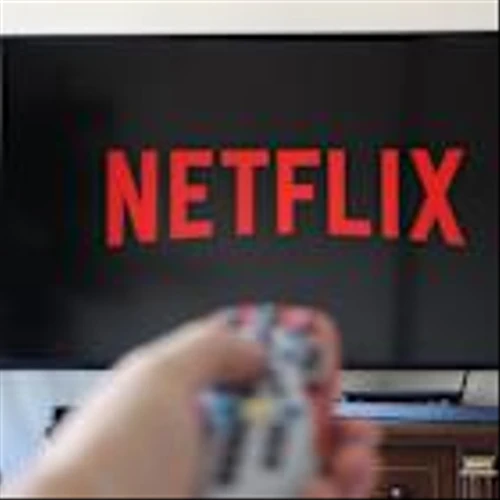 Musk Vs. Buffett: Tesla CEO Goes 'Cancel Netflix,' While Oracle Of Omaha Streams Live Boxing