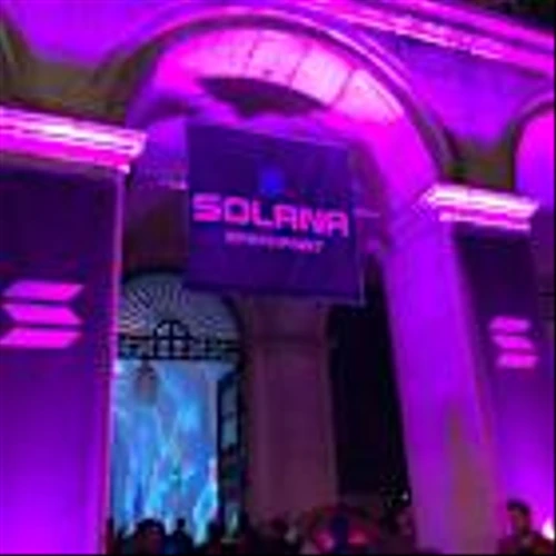 Forward Industries Raises $1.65B to Launch Solana Treasury, Shares Surge 128% Pre-Market
