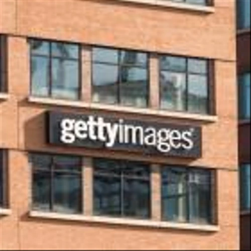 Apple, Tesla, Getty Images and Shutterstock: Market Minute