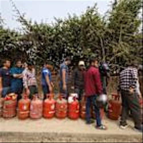 Exxon, Chevron, and other US oil and gas producers and refiners hit all-time-high stock values amid Iran war while consumers pay the price