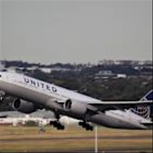Bernstein Sees Higher Altitude Ahead for United Airlines (UAL), Despite Headwinds