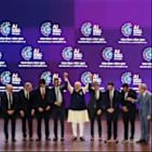 Modi’s Chaotic AI Summit Showed India’s Clout and Constraints