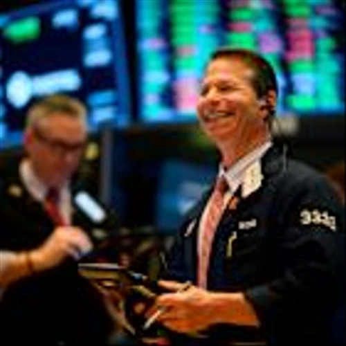 ‘Fog in the data’: Soaring stock market nears second half of 2025 with lingering uncertainty