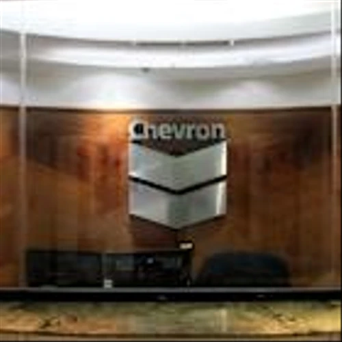 Chevron-chartered tanker docks at Venezuela to load oil after new US license