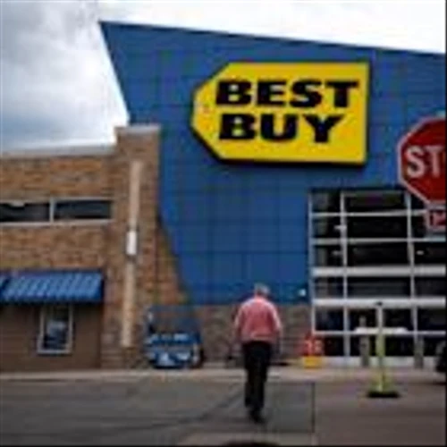 Retail sales show US consumer spending holds up, but 'almost everyone' is looking for deals