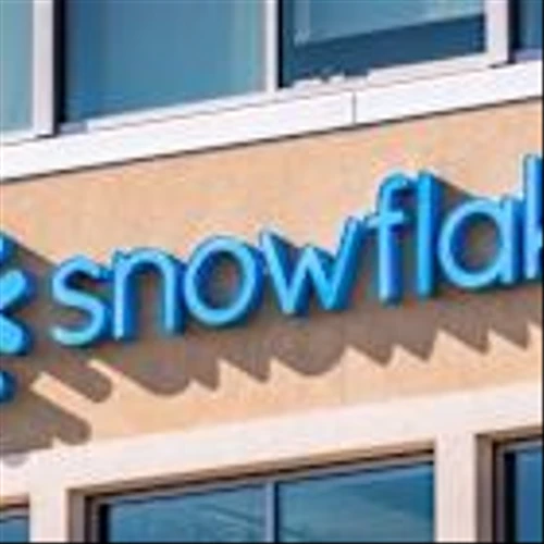 Snowflake Stock Jumps on Palantir AI Partnership