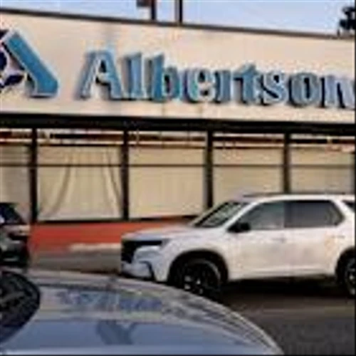 Grocer Albertsons forecasts annual profit below estimates on rising costs