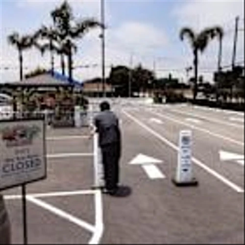 ICE Raids Derail Los Angeles Economy as Workers Go Into Hiding